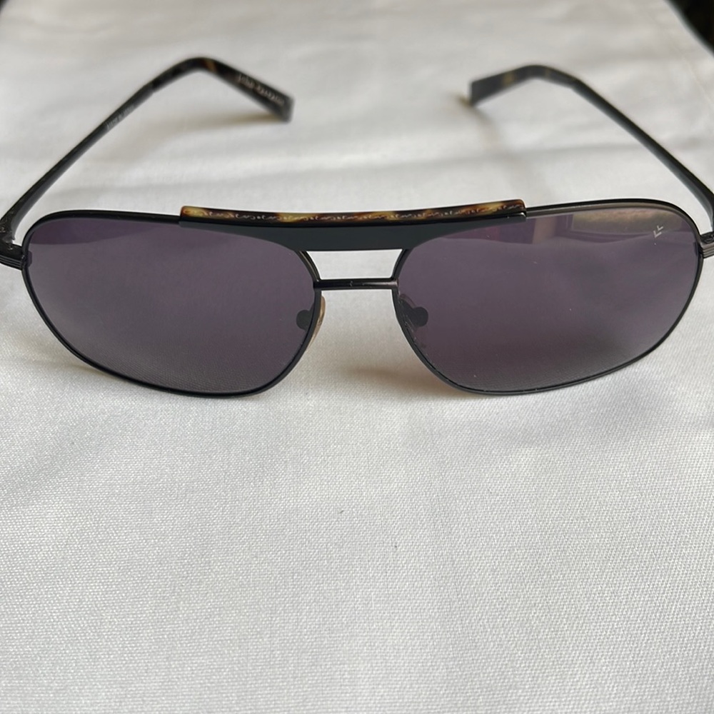 JOHN VARVATOS 755 60 14 140 black metal frames, full rim gray Gradient lens.